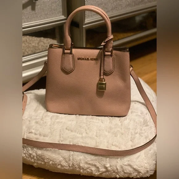 EUC Michael Kors cross body mini purse